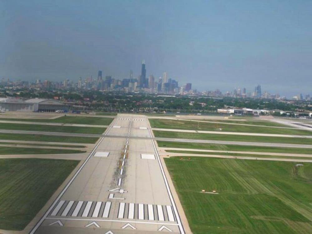 Final Approach to Chicago’s Midway Airport