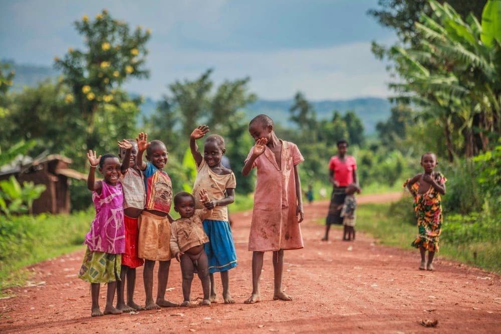 Kids waving